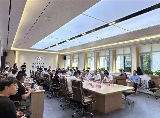 西安西瑪電機(jī)與西北工業(yè)大學(xué)開展“雙進(jìn)”活動，共推科技創(chuàng)新與產(chǎn)業(yè)升級